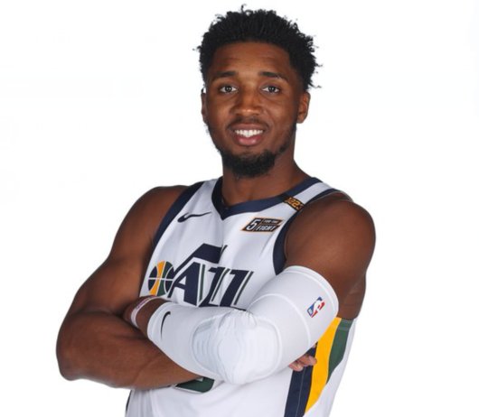 他不仅在前 他不仅在前